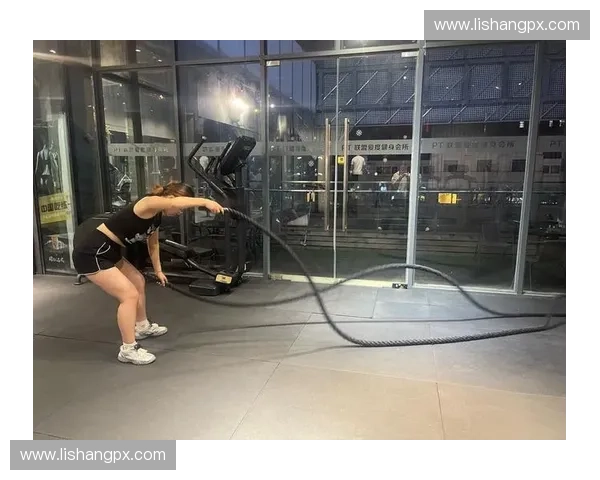 战绳训练全解析：提升力量、耐力与协调性的多维锻炼方法